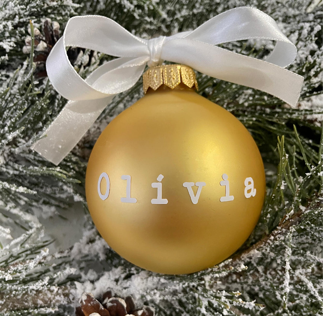 Arany karácsonyi gömb névvel/egyedi felirattal - Simple betűtípus